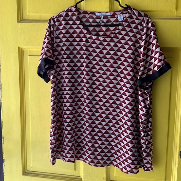 Scotch and soda maison scotch drapey top, triangle geo print. Blush and maroon - Picture 1 of 7